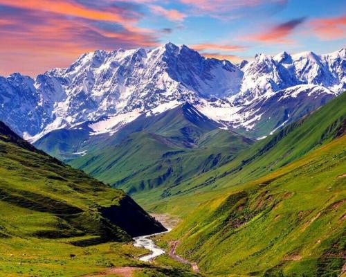 explore-kazbegi-region-in-georgia